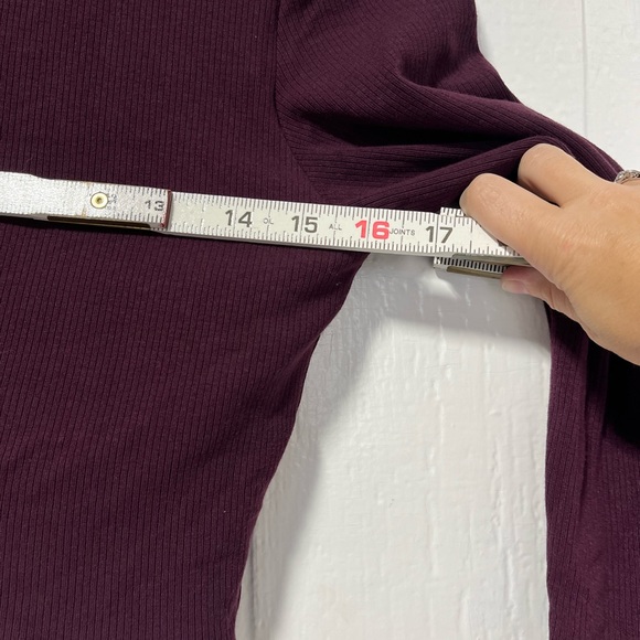 Klassy Network Mock Neck Long Sleeve Ribbed cropped shirt w/ built in padding L - Picture 7 of 9